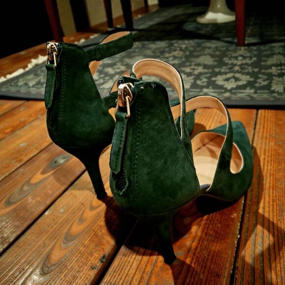 Nine West Green Suede Strappy Heels • Size 7M • Pointed Toe - Picture 4 of 7